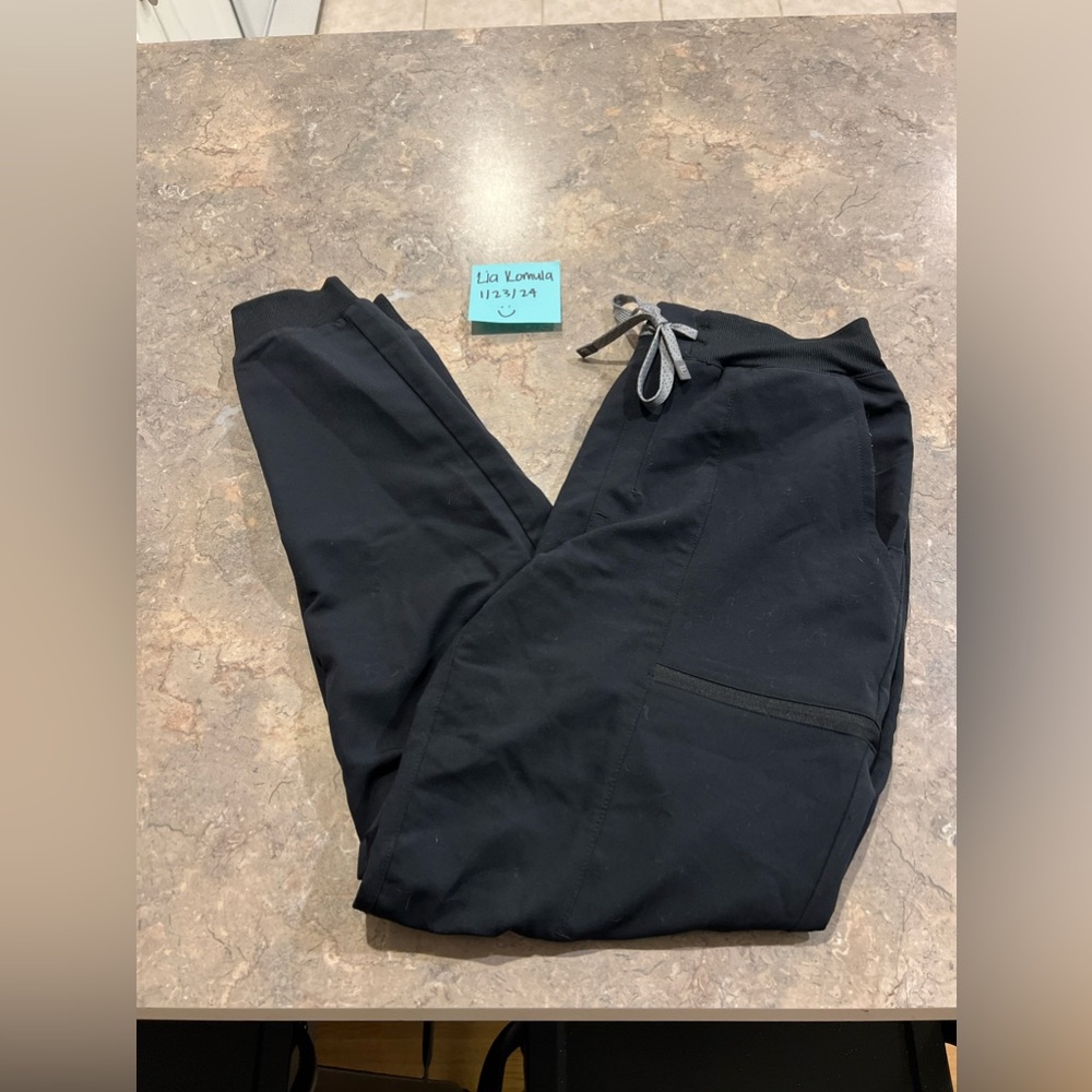 Fabletics Scrub Set